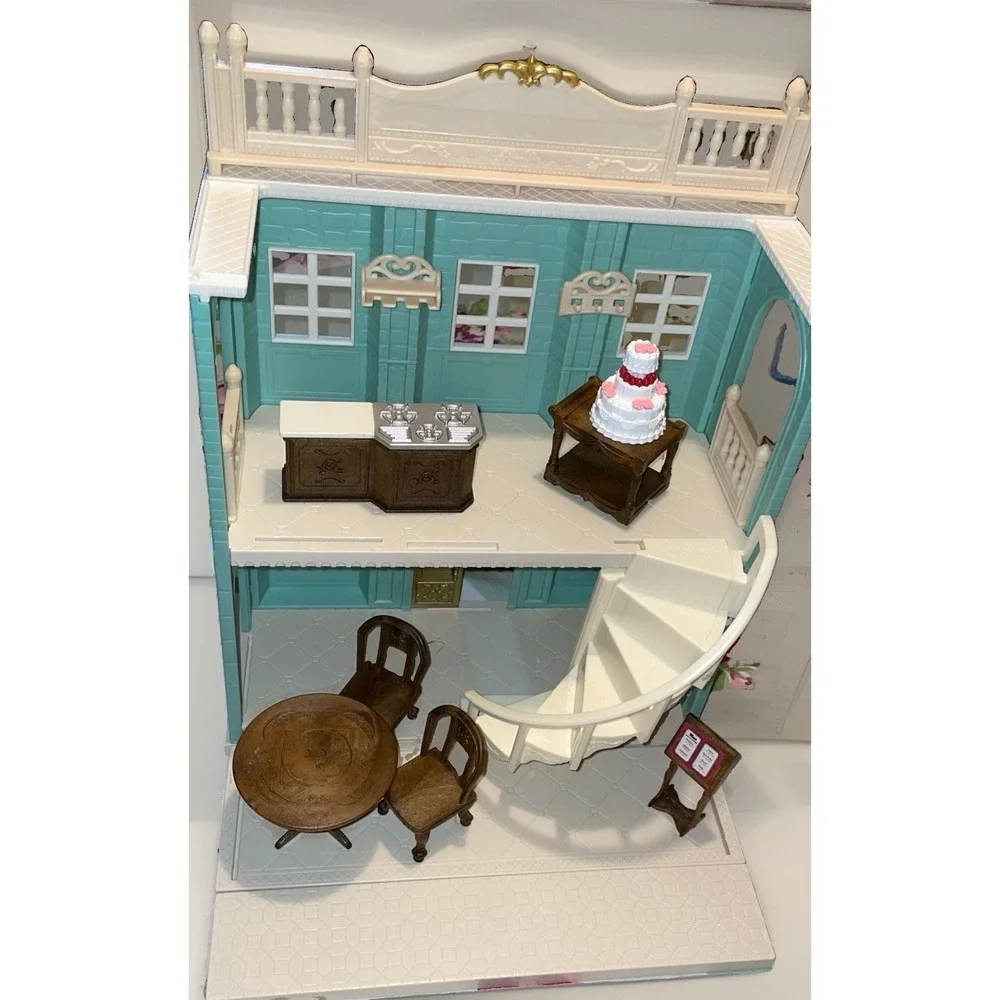 Sylvanian Families Calico Critter Town Series Delicious Restaurant Play-set Read